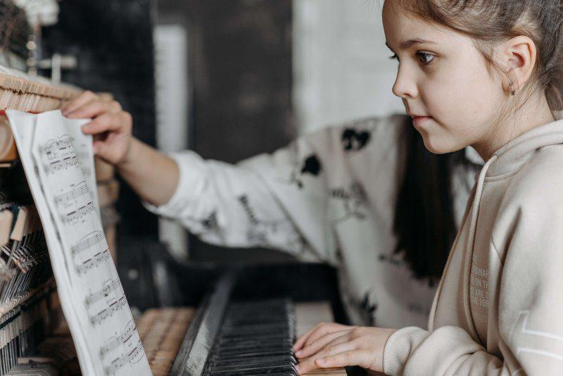 7 Best Piano Books for Kids (Updated for 2022)