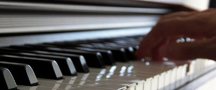 9 Piano Finger Exercises for Beginners | TakeLessons